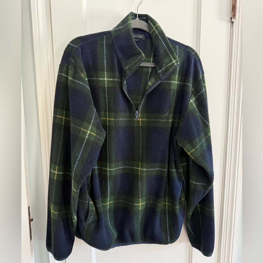 Nautical vintage men’s medium fleece black watch plaid